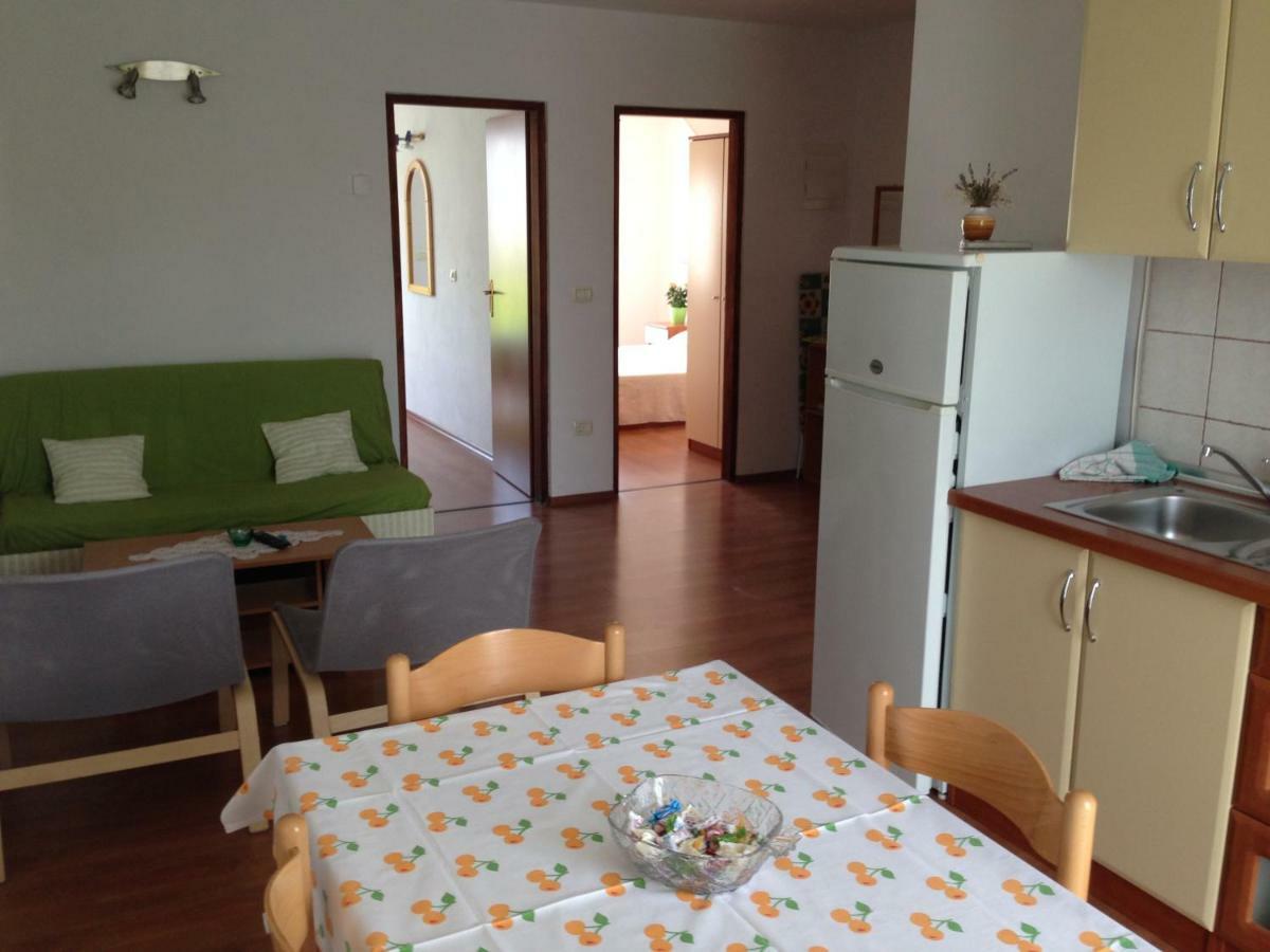 Apartment Leo Rovigno Esterno foto