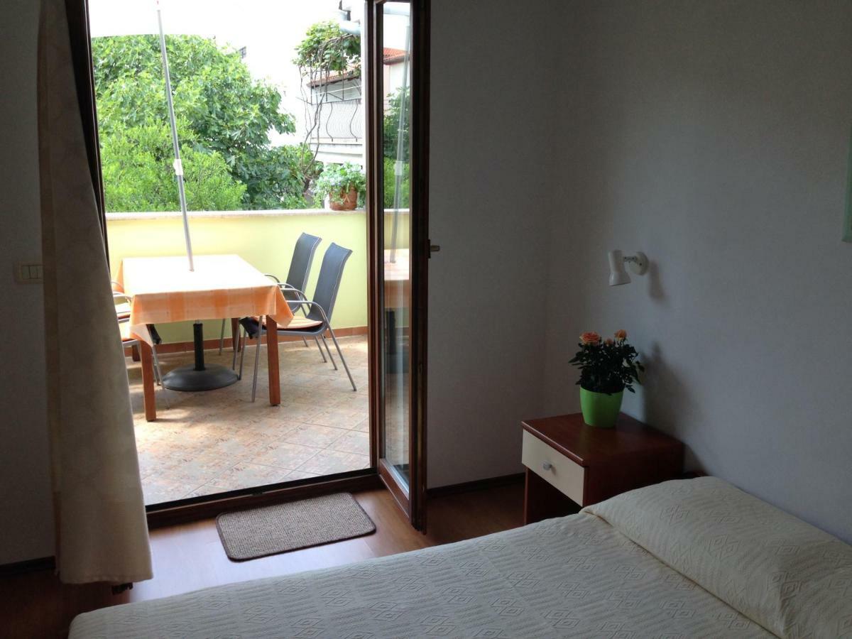 Apartment Leo Rovigno Esterno foto