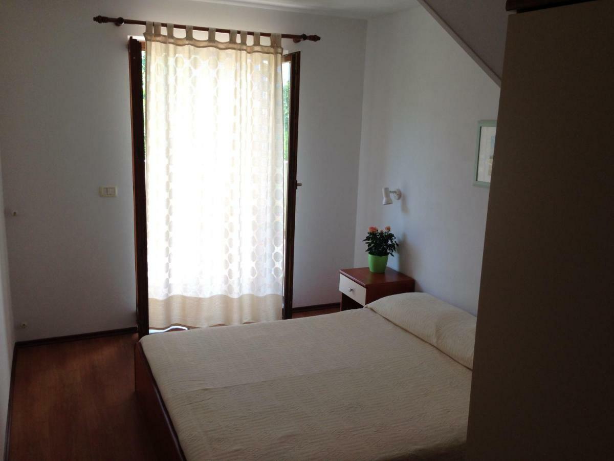 Apartment Leo Rovigno Esterno foto